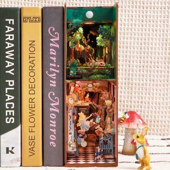 Book Nook Alice au Pays des Merveilles en bois lumineux